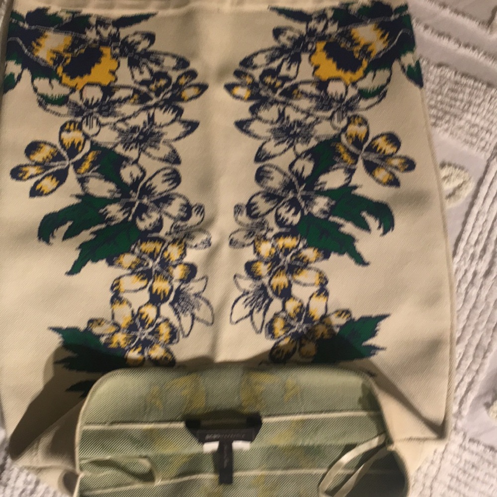 BCBG MAXAZRIA skirt size large